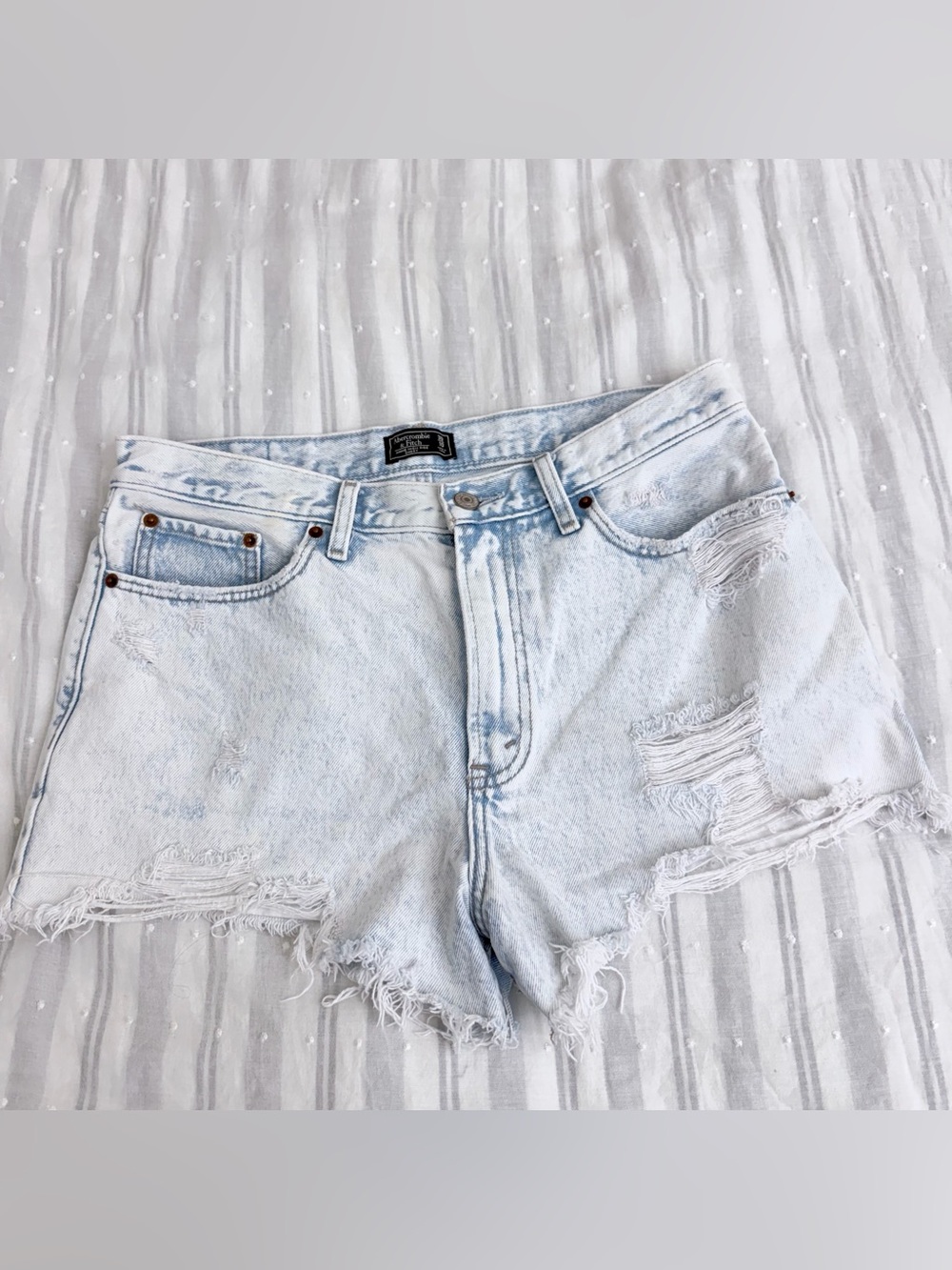Abercrombie & Fitch Women’s Size 10/30 Annie High Rise Cut Off Style Denim Short
